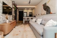 Ap com piscina, ótima localização - B&B Canela