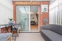Central Peaceful Home with Parking, Wi-Fi and Garden - Chambres d’hôtes Stafford