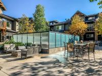 Amazing 3BR Condo With Hot Tub Access and Mtn Views - Chambres d'hôtes Dead Man's Flats
