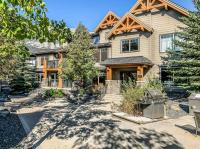 Lovely 3BR condo with Hot Tub at the Edge of Canmore - Chambres d'hôtes Dead Man's Flats