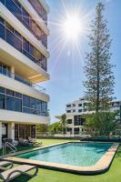 Shara Seaside Oasis - Poolside Living by Alex Beach - Bed and Breakfast Alexandra Headland