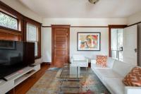 Stay Portland - Historic PDX Home - Sleeps 10, Perfect Location - B&B Portland