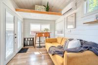 Stay Portland - The Tiny Saguaro - Walk to Local Shops & Eateries - B&B Portland