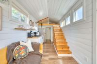 Stay Portland - The Tiny Saguaro - Walk to Local Shops & Eateries - B&B Portland