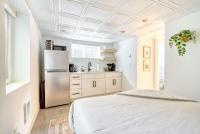 Stay Portland - Budget-Friendly Basement Hideaway - 91 WalkScore - B&B Portland