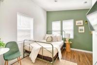 Stay Portland - Urban Cabin Studio - Breweries & Local Eateries - B&B Portland