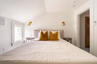 Stay Portland - 2BR Flat - Walk to NW 23rd Shops & Cafes - B&B Portland