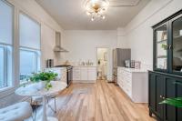 Stay Portland - Historic Queen Anne Vernacular - 95 WalkScore - Chambres d'hôtes Portland
