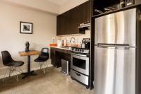 Stay Portland - Bright Studio Apartment - Food Carts & Local Shops - Bed and Breakfast Portland