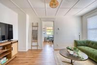 Stay Portland - Mt Tabor Retreat - Local Eateries - Shops - Bars - B&B Woodstock