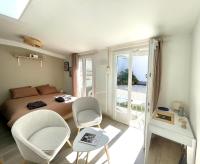 Jardins de Castille - 200m de la gare - Home cinéma - Bed and Breakfast Amiens