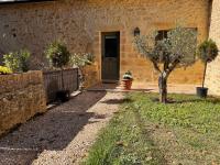 LE MAJORAL Quiet accommodation 5 mins walking from historic town, garden, covered terrace, parking, air cond, private parking, fiber - Chambres d'hôtes Sarlat-la-Canéda