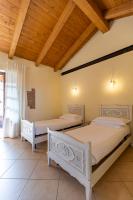 Tweepersoonskamer met 1 of 2 Bedden en een Terras