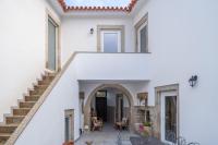 Rustic & Modern Stone House by Host Wise - B&B Pedroso