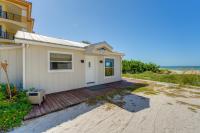 Beachfront Bliss + BBQs! Indian Rocks Beach Escape - B&B Clearwater Beach