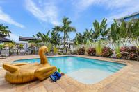 Luxury Waterfront Getaway with Heated Pool, Dock & Outdoor Kitchen - The Primo House - Ferienwohnung Fort Myers Beach