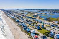 Walk to everything, 360 views, elevator, fence - B&B Surf City