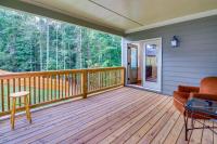 Easy I-20 Access Family Escape with Deck in Decatur - B&B Panthersville