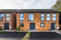 New 3 Bed House, Sittingbourne, Sleeps 7, Contractors, Families , Weekly and Monthly Offers - B&B Kent