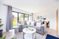 New 3 Bed House, Sittingbourne, Sleeps 7, Contractors, Families , Weekly and Monthly Offers - B&B Kent
