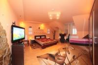 Costas - Ferienwohnung Burgau