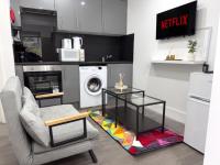 Budget Friendly North London Studio Apartment for Groups up to 9 - B&B London