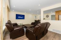 Beautiful Bungalow in Historic Town with Pool Table - B&B Georgetown