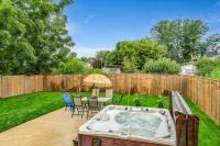 Sunshine Villa Closest BNB to Falls Hot Tub Oasis - B&B Niagara Falls