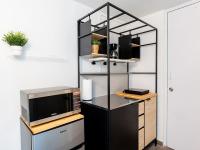 AQUA Terrazas Studio 5 - Oceanfront, Pool & Local Dining - B&B Dorado