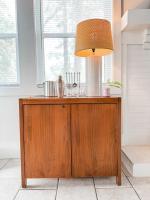 Charming 1960s Cottage, 5 Min Walk to Beach and Shops - B&B Oak Island