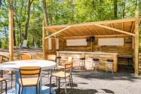 Walk to MIR: Wooded Group Escape w/ Deck + Bar! - Ferienwohnung Mechanicsville