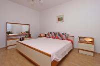 Apartamento de 2 dormitorios con terraza y vistas al mar