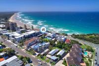 Coolum Terrace Retreat, Beach, Cafes, Shops - B&B Coolum Beach