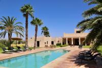 Villa Beldi Chic Novari avec piscine chauffée - 8 personnes - Marrakech - Petit déjeuner inclus - Bed and Breakfast Dar Bel Koul