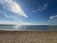 Cap Parenthèse By L'Avenue - T2 Familial - Proche plage, Seaquarium - 2e étage - Parking privé - Chambres d'hôtes Le Grau-du-Roi