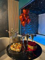 Flower Suite & Spa, air-conditioned and beach - Bed and Breakfast La Seyne-sur-Mer