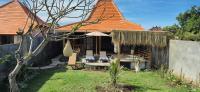 The National Park Villa with Joglo style villa and Jacuzzi - Chambres d'hôtes Pemuteran