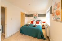 Elegant 4-Bed Retreat, Fast WiFi, Parking & Ideal for Relocation - B&B Churchdown