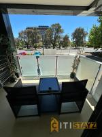 Tranquil, Relaxing Forrest Style Apartment - Braddon CBD - B&B Canberra