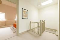 Stylish West Kensington Duplex with Modern Comforts - B&B London