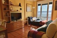 2 Bed Apt Sleeps 4 - Two TVs - Free Parking - B&B Portonovo