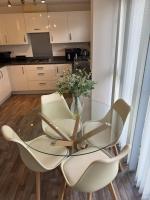 2 Private Contractor-Friendly Rooms - Ferienwohnung Bushbury