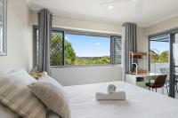 Workspace Walk to Train and Shops Free Carpark - B&B Brisbane