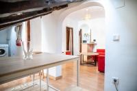 Vive Lavapiés: Culture & Tapas 1 Min from Metro - B&B Madrid
