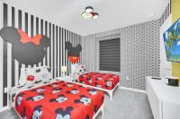 Stylish 5BR Home with Mickey & Cars Rooms - B&B Davenport