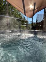 Maison Maneki Tiny House Insolite 2 personnes avec Spa extérieur privatif - B&B Lapoutroie