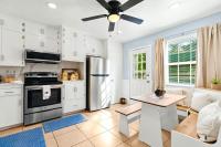 NEW Temple 4 BD Townhome 5 Min To Medical Perfect for Families, Workers, Contractors - Professionally Managed By Stay Albatross - Chambres d'hôtes Temple