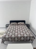 Elena Airport Apartments - Ferienwohnung Surčin