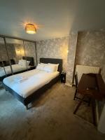 Two-Bedroom Apartment with Garden View