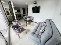 Fundadores Apartment with balcony, pool, gym - B&B Armenia